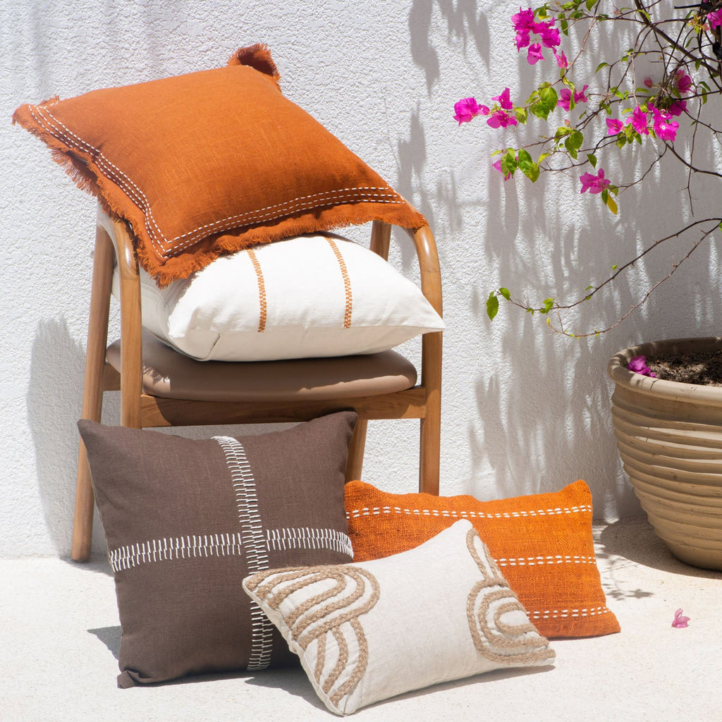 Natural Linen Cushion with Braided Raffia Detail – 30x50 cm